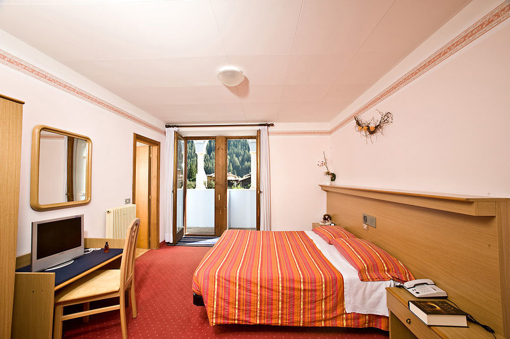 Hotel Arcangelo Pellizzano Exterior foto